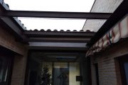 Cerramiento de Aluminio formado por techo móvil motorizado