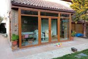 Cerramiento en PVC imitación madera