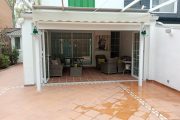 Cerramiento de PVC mediante ventana plegable