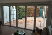 Cerramiento de PVC mediante ventana plegable