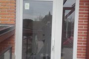Cerramiento de entrada en PVC