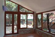 Cerramiento en PVC en imitación madera