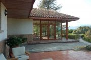 Cerramiento de PVC en imitación madera