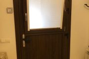 Puerta de PVC imitación madera Nogal