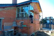 ventanas de PVC gris antracita y vidrios de alta eficiencia energética