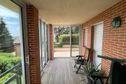 Cerramiento de terraza con correderas de 3 hojas