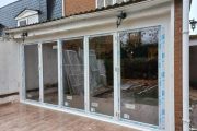 Ventanas y puertas de PVC con vidrios