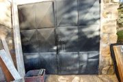 puerta de seguridad con vidrio superior en PVC