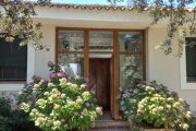 Cerramiento de entrada en PVC imitación madera