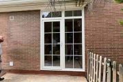 Cerramiento de entrada en PVC blanco