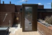 Cerramiento de PVC para crear baño exterior