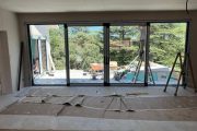 Ventanal de PVC color antracita