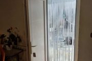 Sustitución de 2 puertas de entrada de hierro por PVC